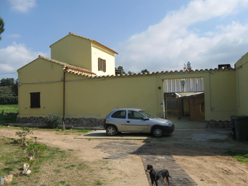 מלון סנט'איזידורו Casa Campidanese מראה חיצוני תמונה